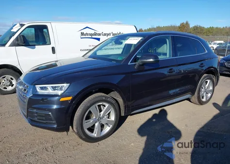 2018 Audi Q5 2.0T Premium/2.0T Tech Premium z USA, uszkodzony, nr VIN WA1BNAFY9J2063885